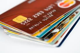 Dans quelles banques peut-on avoir une carte bleue gratuite (visa et mastercard, carte gold chez Boursorama, ING, Fortuneo ou Monabanq) ?